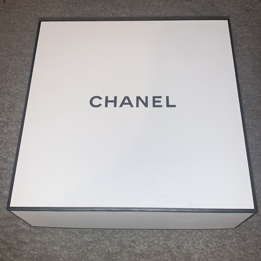 Chanel Box - Picture 4 of 6